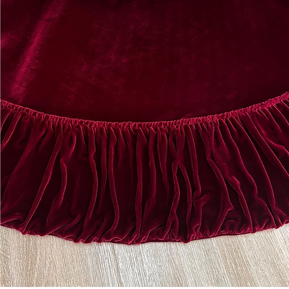 60-Inch Ruffled Velvet Christmas Tree Skirt Foam Padding Tie Closure Burgundy - Picture 6 of 9
